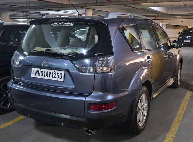 Mitsubishi Outlander 2.4 Second-hand 2010 Mitsubishi Outlander 2.4 for sale in Mumbai-10