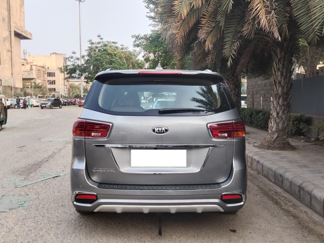 Second-hand 2020 Kia Carnival Prestige 6 STR for sale in New Delhi-2