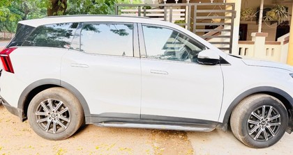 Second-hand 2023 Mahindra XUV700 AX7 7Str Diesel AT for sale in Chhindwara