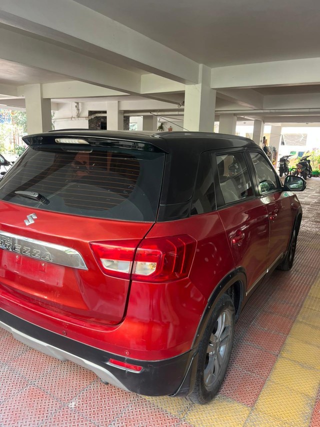 Second-hand 2016 Maruti Vitara Brezza ZDi Plus Dual Tone for sale in Hyderabad-3