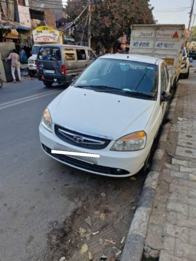 Second-hand 2017 Tata Indigo GLS for sale in New Delhi-3