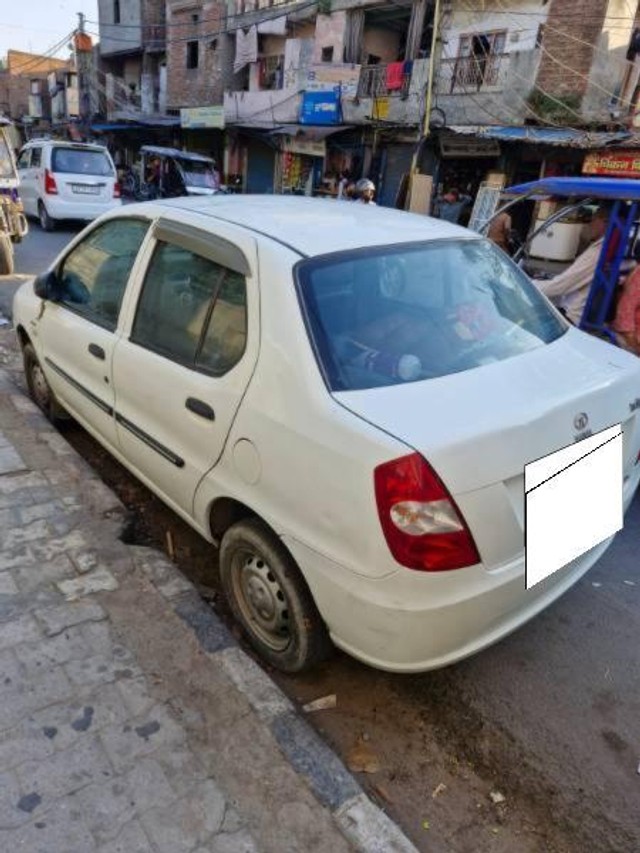 Second-hand 2017 Tata Indigo GLS for sale in New Delhi-4