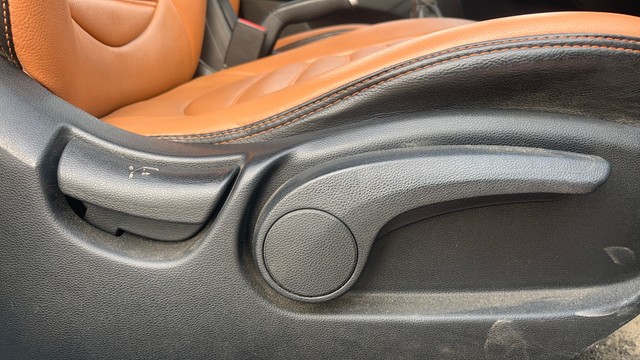 Second-hand 2018 Hyundai Creta 1.6 SX Dual Tone Diesel for sale in Coimbatore-11