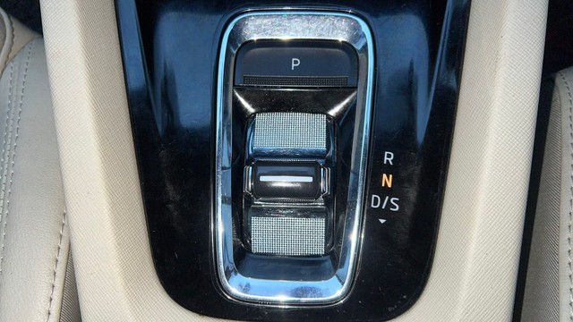 Second-hand 2021 Skoda Octavia 1.8 TSI AT Style for sale in Hyderabad-12