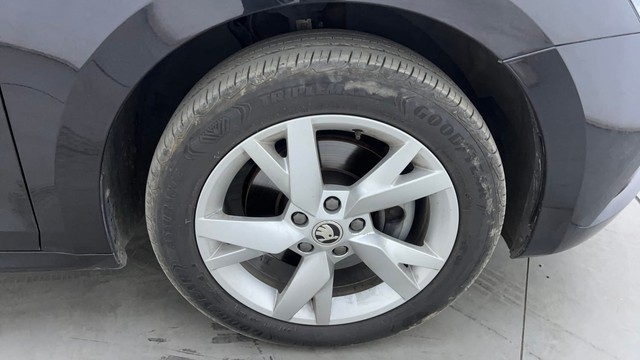 Second-hand 2021 Skoda Octavia 1.8 TSI AT Style for sale in Hyderabad-17