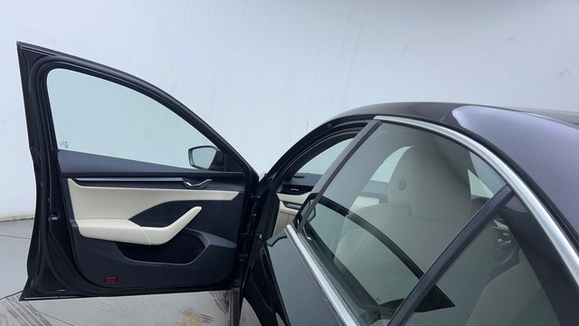 Second-hand 2021 Skoda Octavia 1.8 TSI AT Style for sale in Hyderabad-37