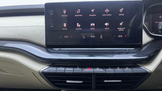 Second-hand 2021 Skoda Octavia 1.8 TSI AT Style for sale in Hyderabad-27