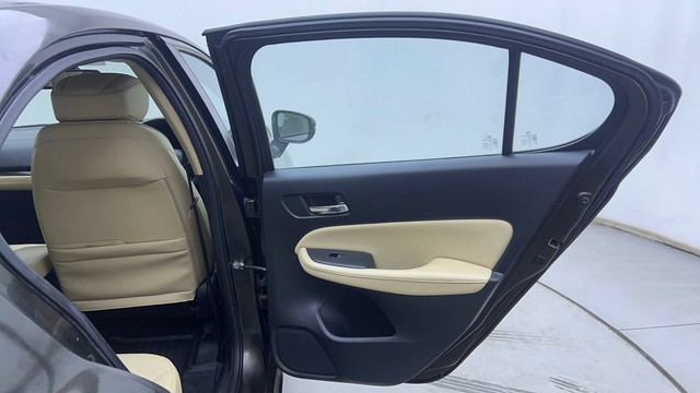 Second-hand 2022 Honda City ZX MT for sale in Hyderabad-25