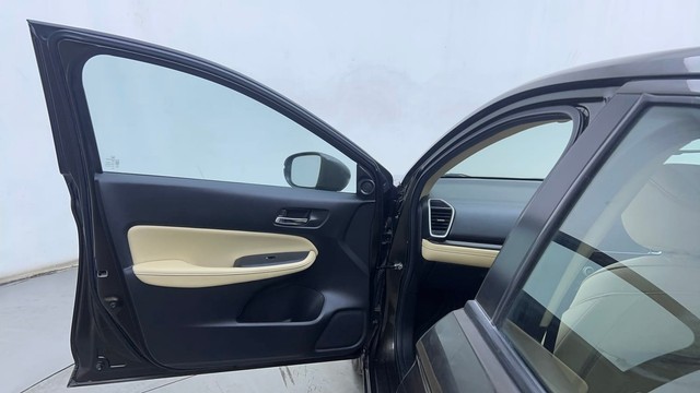 Second-hand 2022 Honda City ZX MT for sale in Hyderabad-37