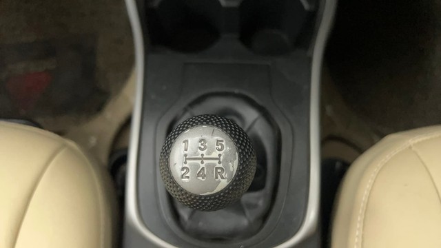 Second-hand 2016 Honda City V MT for sale in Pune-12