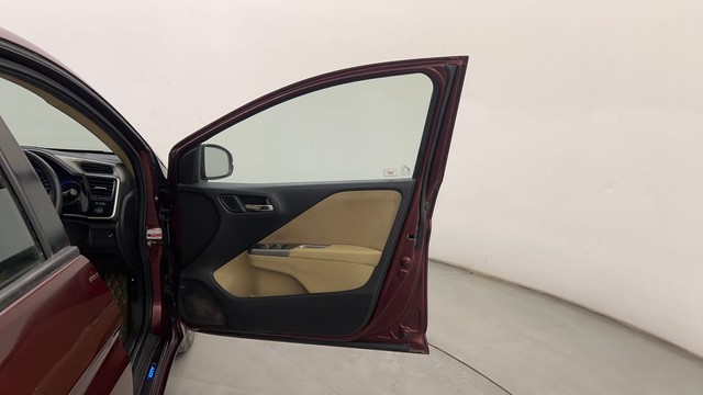 Second-hand 2016 Honda City V MT for sale in Pune-16