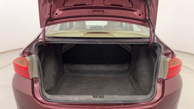 Second-hand 2016 Honda City V MT for sale in Pune-9