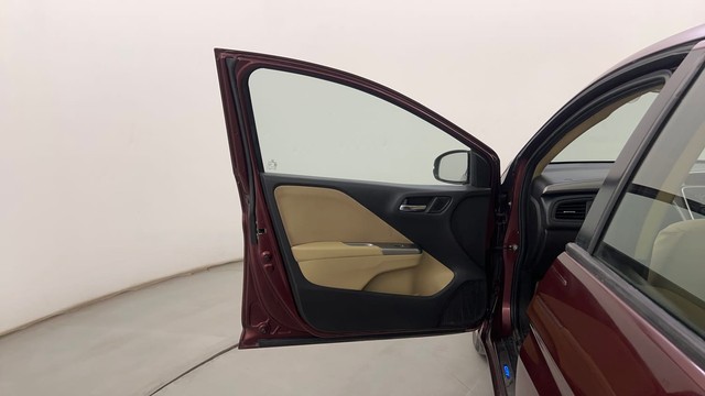 Second-hand 2016 Honda City V MT for sale in Pune-39