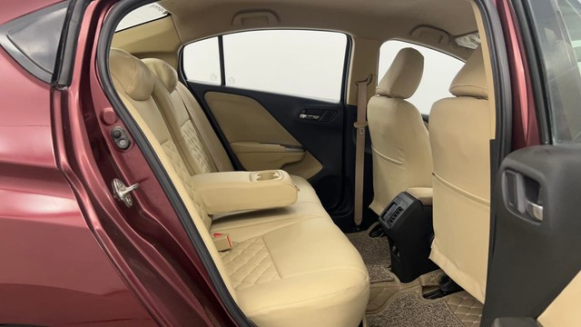 Second-hand 2016 Honda City V MT for sale in Pune-36