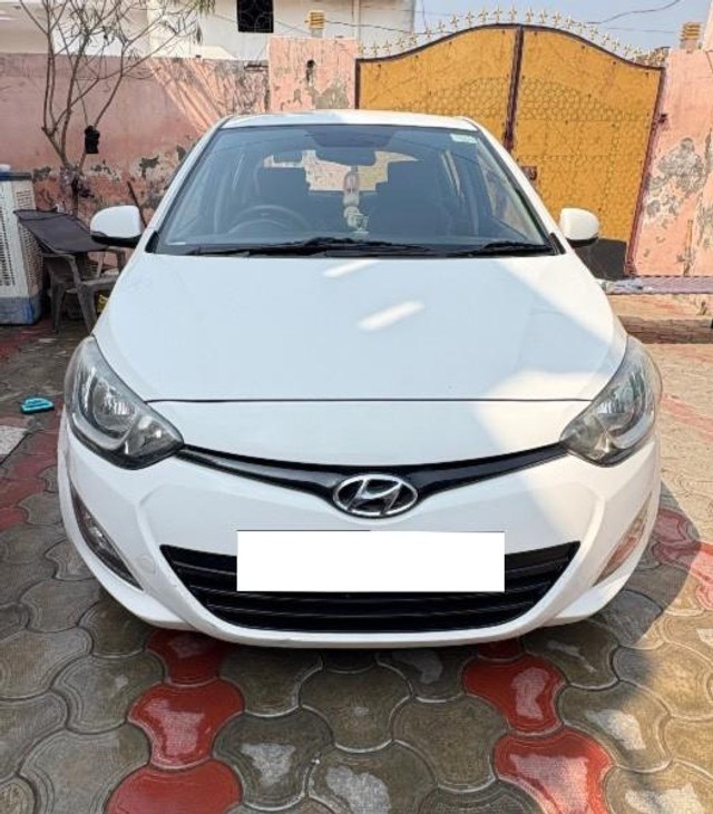 Second-hand 2014 Hyundai i20 Sportz 1.4 CRDi for sale in Jagraon-3