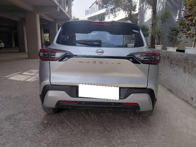 Second-hand 2025 Nissan Magnite Tekna for sale in Guwahati-3