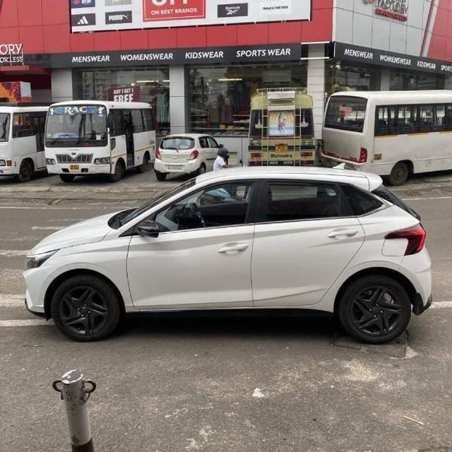 Second-hand 2022 Hyundai i20 Sportz Turbo DCT BSVI for sale in Thiruvananthapuram-3