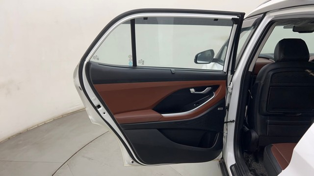 Second-hand 2024 Hyundai Alcazar Platinum AE 7Str Diesel for sale in Thane-34