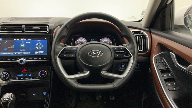 Second-hand 2024 Hyundai Alcazar Platinum AE 7Str Diesel for sale in Thane-37