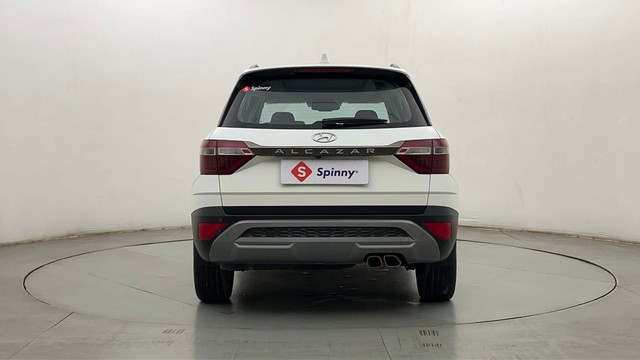 Second-hand 2024 Hyundai Alcazar Platinum AE 7Str Diesel for sale in Thane-4