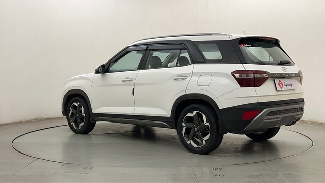 Second-hand 2024 Hyundai Alcazar Platinum AE 7Str Diesel for sale in Thane-5