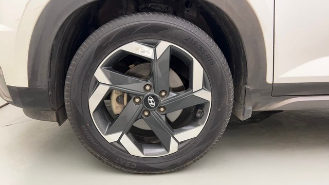 Second-hand 2024 Hyundai Alcazar Platinum AE 7Str Diesel for sale in Thane-20