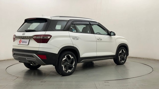 Second-hand 2024 Hyundai Alcazar Platinum AE 7Str Diesel for sale in Thane-3