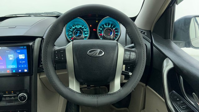 Second-hand 2016 Mahindra XUV500 W5 for sale in Ahmedabad-34