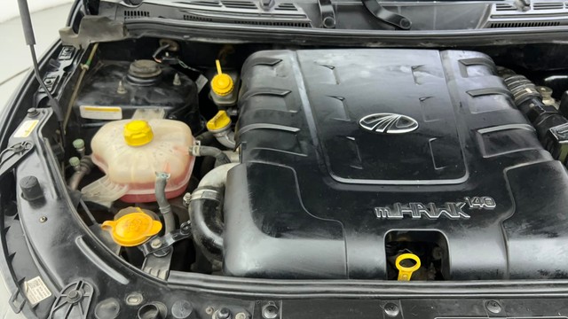 Second-hand 2016 Mahindra XUV500 W5 for sale in Ahmedabad-36