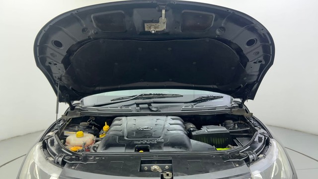 Second-hand 2016 Mahindra XUV500 W5 for sale in Ahmedabad-8