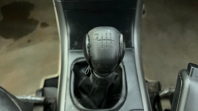 Second-hand 2016 Mahindra XUV500 W5 for sale in Ahmedabad-12