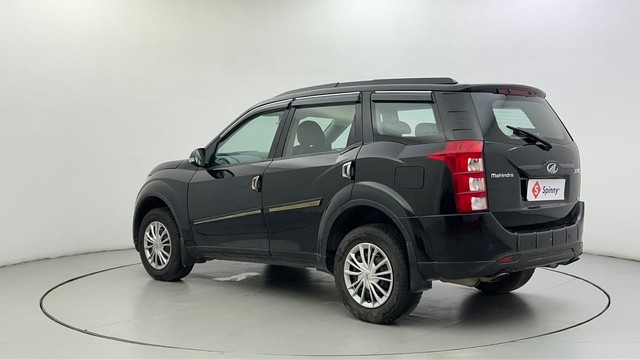 Second-hand 2016 Mahindra XUV500 W5 for sale in Ahmedabad-5