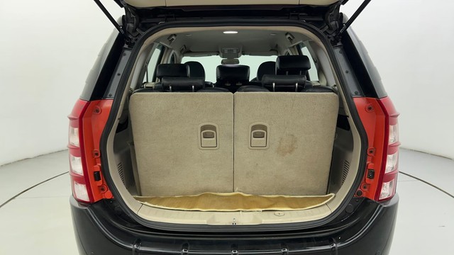 Second-hand 2016 Mahindra XUV500 W5 for sale in Ahmedabad-9