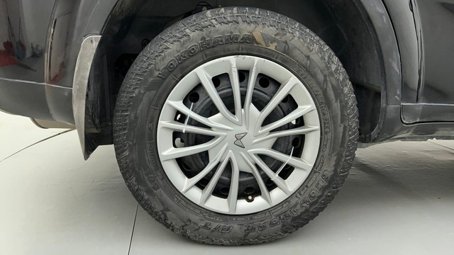 Second-hand 2016 Mahindra XUV500 W5 for sale in Ahmedabad-18