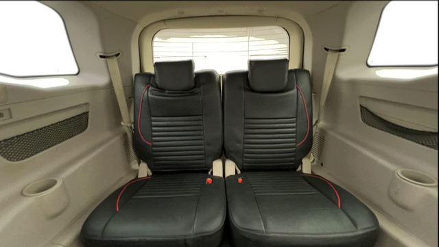 Second-hand 2016 Mahindra XUV500 W5 for sale in Ahmedabad-27