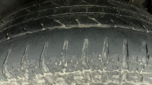 Second-hand 2016 Mahindra XUV500 W5 for sale in Ahmedabad-28