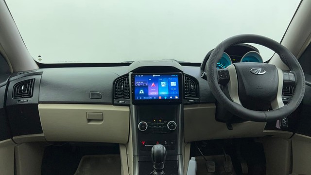 Second-hand 2016 Mahindra XUV500 W5 for sale in Ahmedabad-11