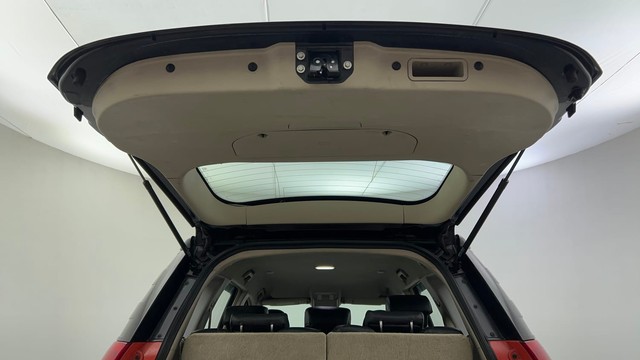 Second-hand 2016 Mahindra XUV500 W5 for sale in Ahmedabad-35