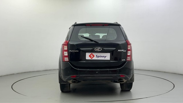 Second-hand 2016 Mahindra XUV500 W5 for sale in Ahmedabad-4