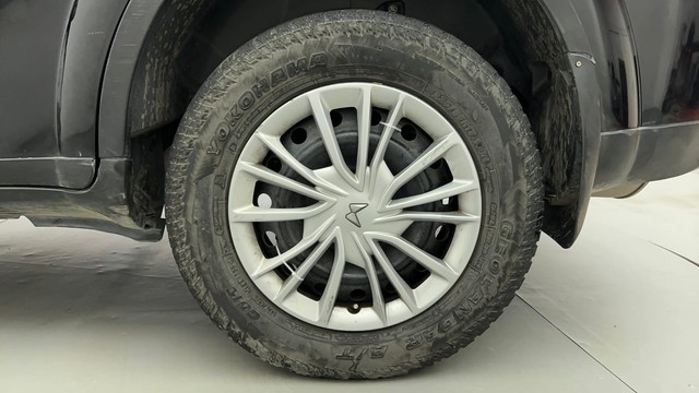 Second-hand 2016 Mahindra XUV500 W5 for sale in Ahmedabad-19