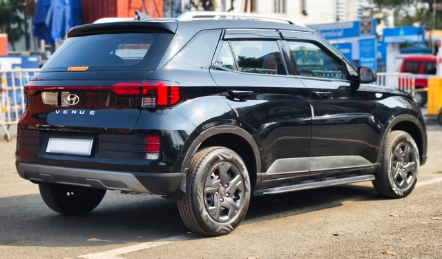 Second-hand 2025 Hyundai Venue S for sale in Kolkata-2