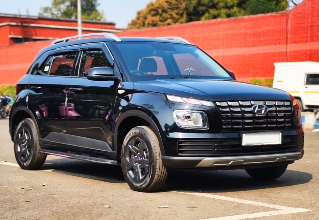 Second-hand 2025 Hyundai Venue S for sale in Kolkata-11