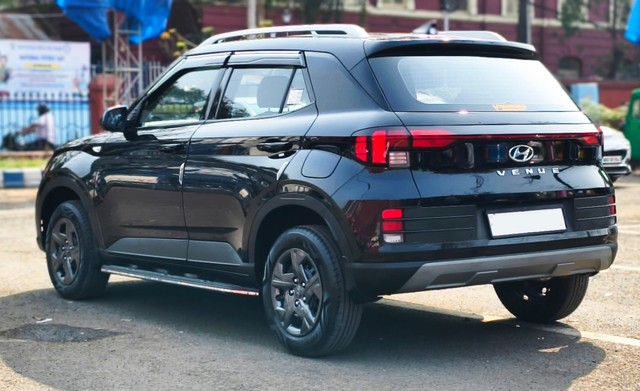 Second-hand 2025 Hyundai Venue S for sale in Kolkata-4