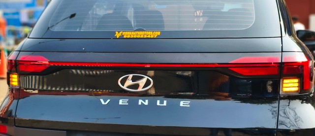 Second-hand 2025 Hyundai Venue S for sale in Kolkata-8
