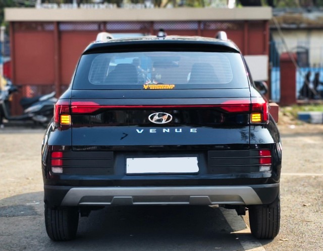 Second-hand 2025 Hyundai Venue S for sale in Kolkata-3