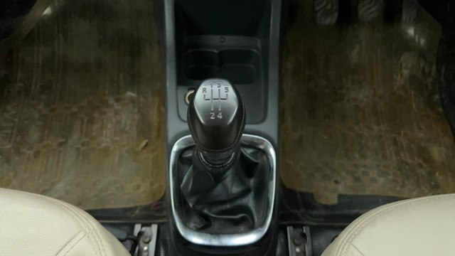 Second-hand 2016 Renault KWID RXT for sale in Ahmedabad-12