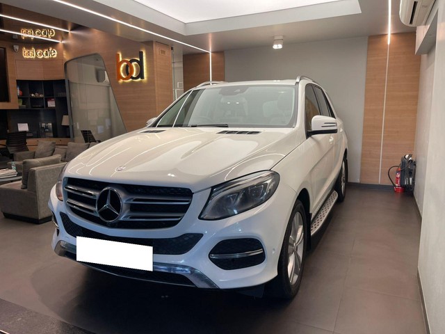 Second-hand 2017 Mercedes-Benz GLE 400 4MATIC for sale in Mumbai-3