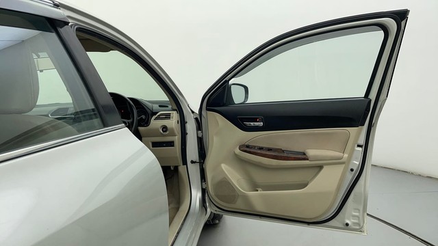 Second-hand 2018 Maruti Suzuki Dzire ZXI for sale in Ahmedabad-16