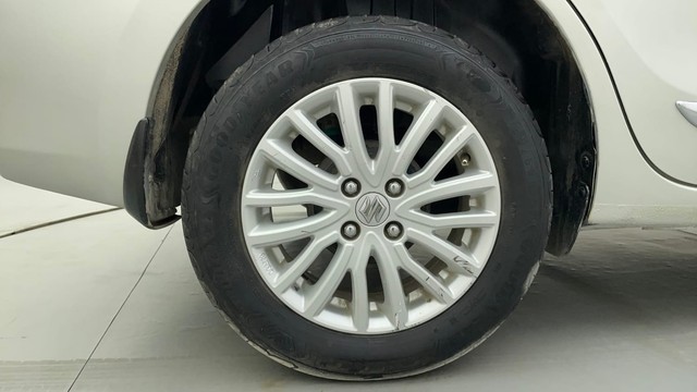 Second-hand 2018 Maruti Suzuki Dzire ZXI for sale in Ahmedabad-18