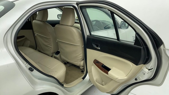 Second-hand 2018 Maruti Suzuki Dzire ZXI for sale in Ahmedabad-38